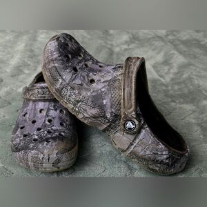 Crocs Dual Comfort Real Tree Camo Clogs Men’s Size 10 Women’s Size 12